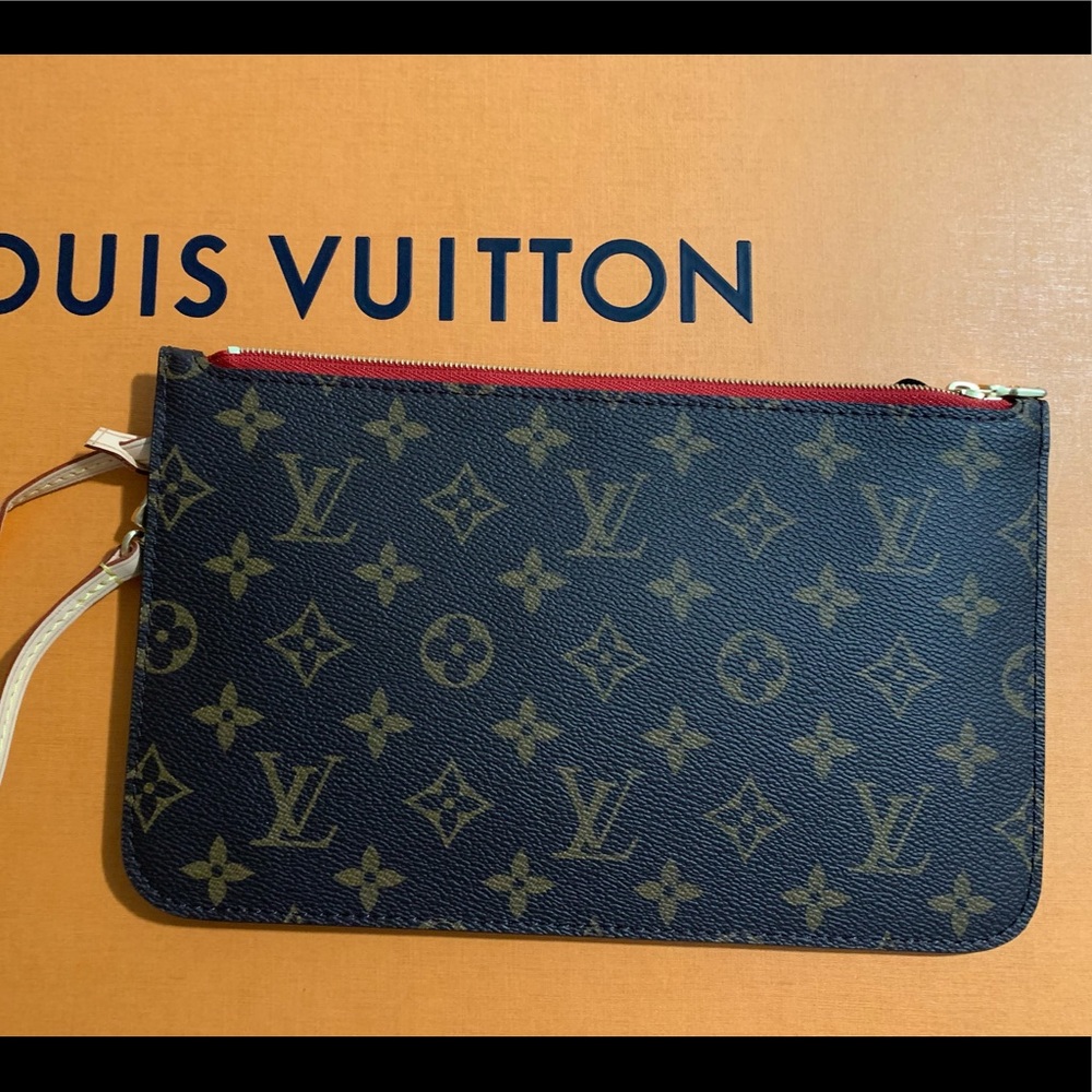 Louis Vuitton Neverfull Monogram Pouch